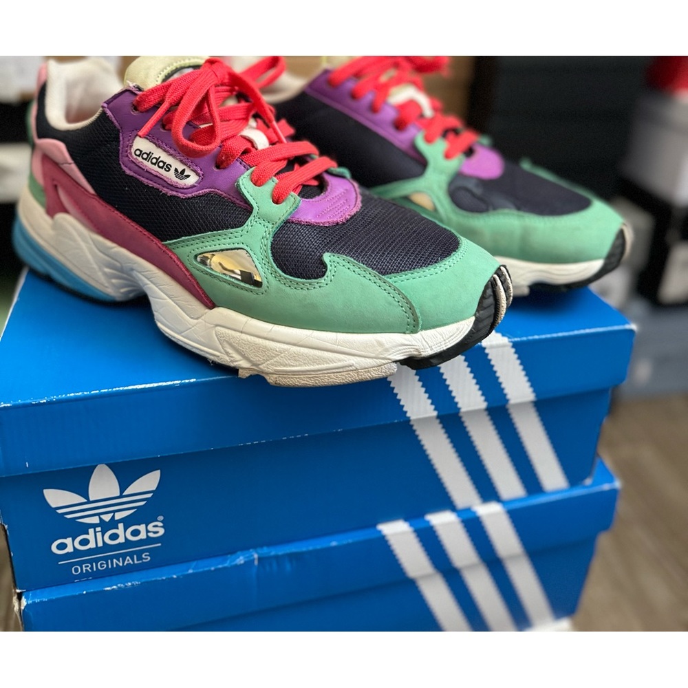 Adidas’s Women Sneakers Size 10